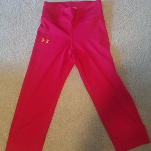 Under Armour heat gear leggings. Pink w/gold